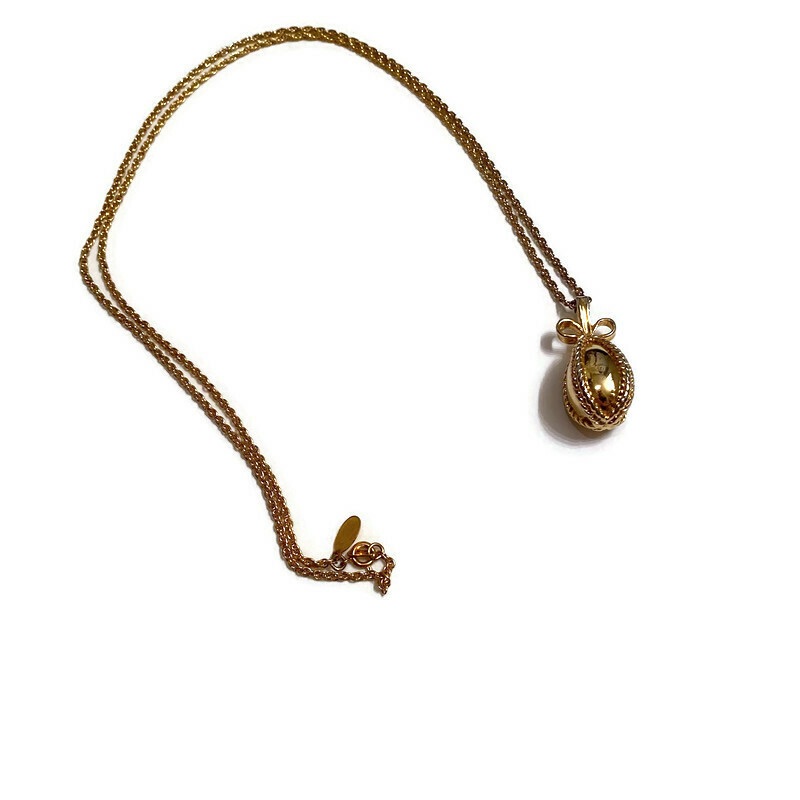 Joan Rivers Necklace Gold Chain 30 Egg Bow Pendant Signed Classics Collection 35$